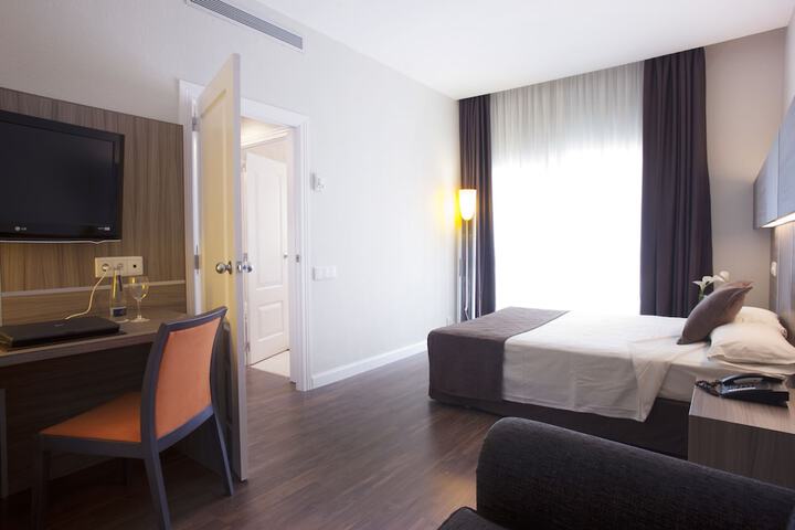 Room 4 of 34
