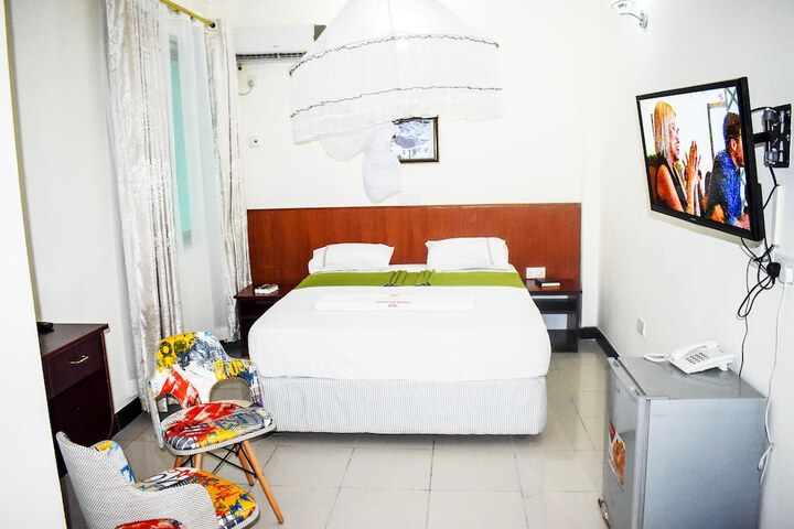 Room 12 of 37