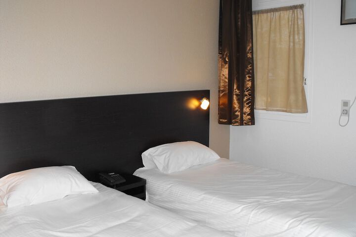Room 8 of 29