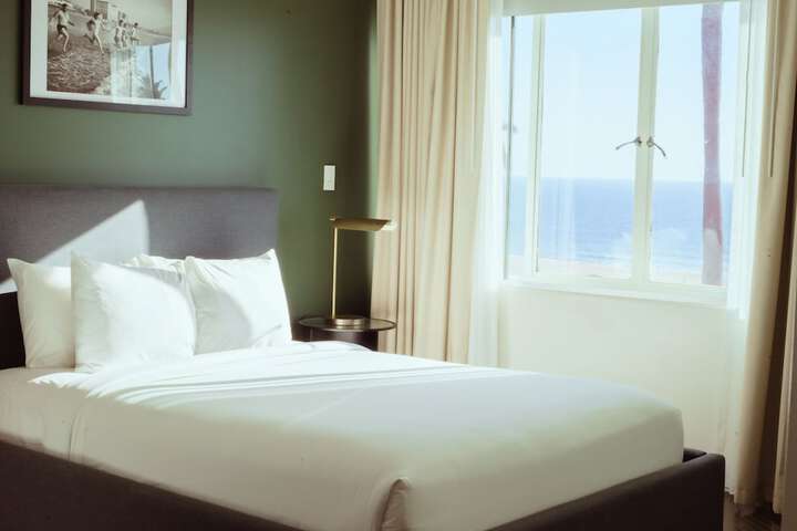 Room 34 of 178