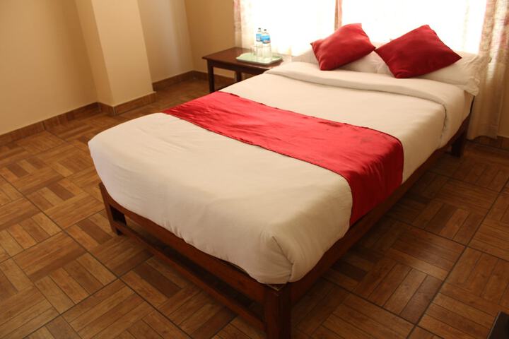 Room 8 of 34