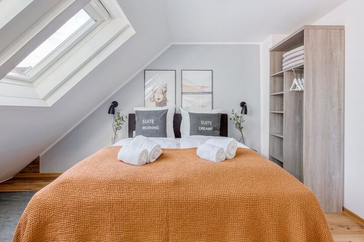 Room 3 of 70