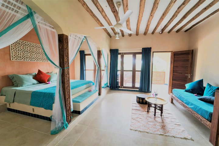 Room 4 of 28