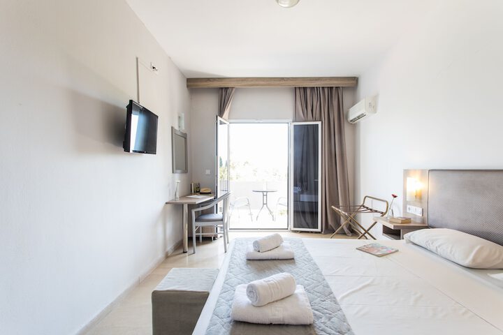 Room 12 of 50