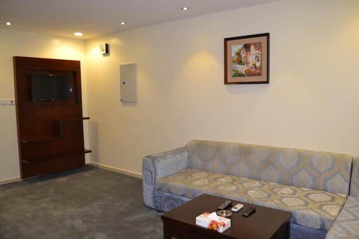 Room 37 of 80