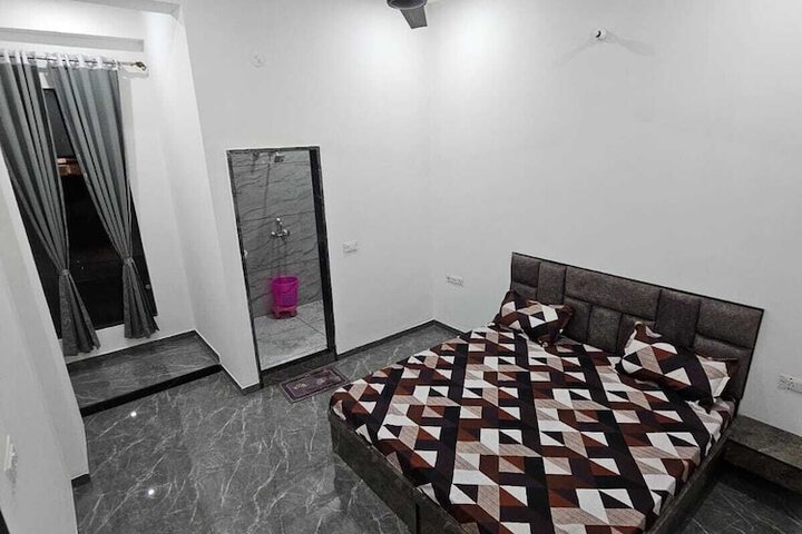 Room 30 of 43