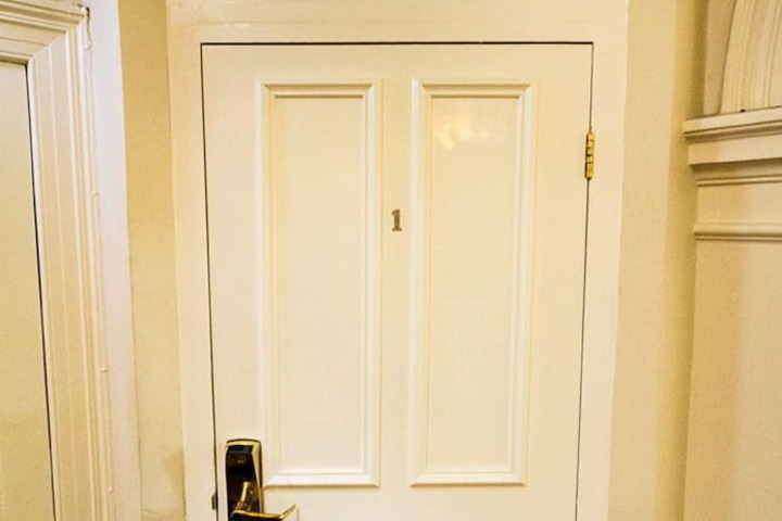 Room 5 of 63