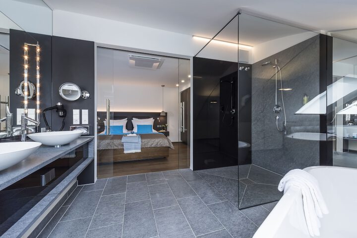 Room 25 of 44