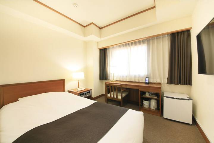 Room 12 of 32