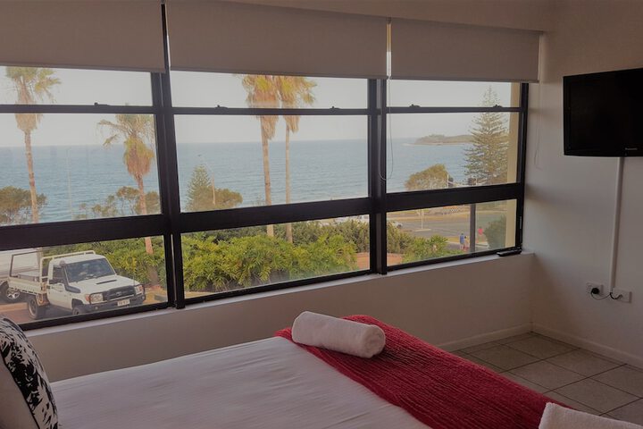 Room 14 of 200