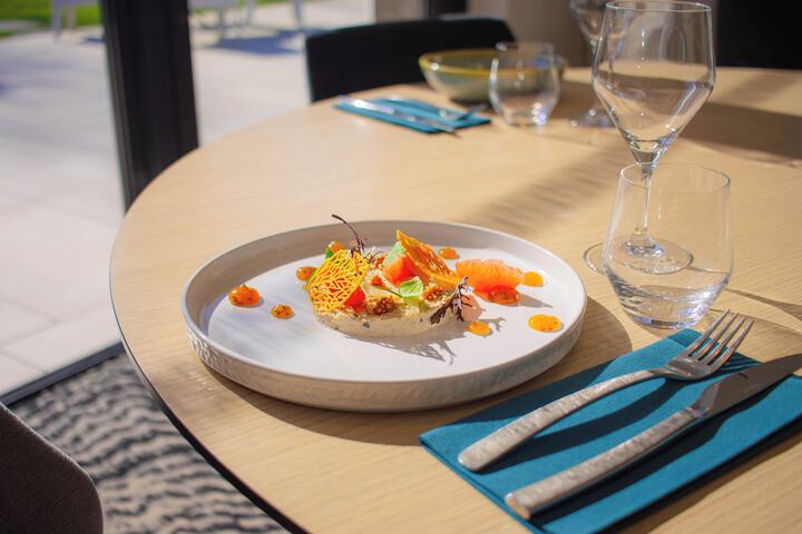 Dining 46 of 70