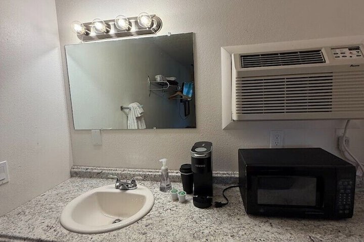Room 12 of 29