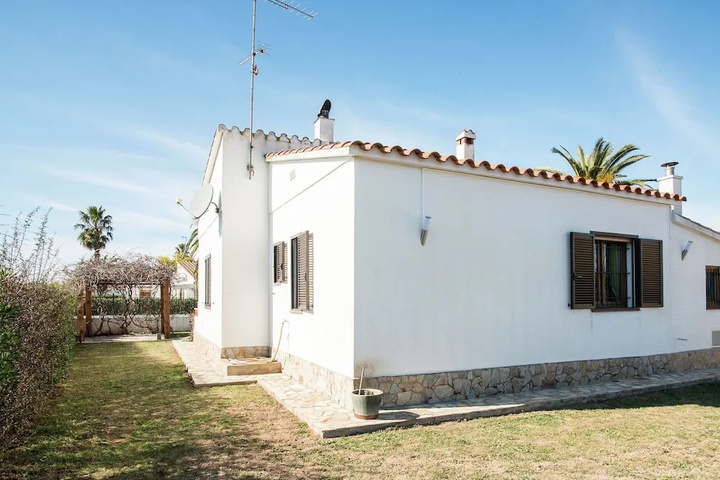 Holiday House With Private Pool for 4 People in Sant Pere Pescador