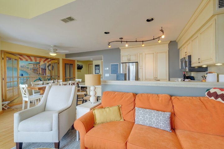 Elk Rapids Condo w / Balcony Overlooking Elk Lake!