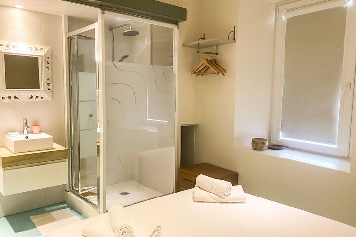 Room 10 of 35