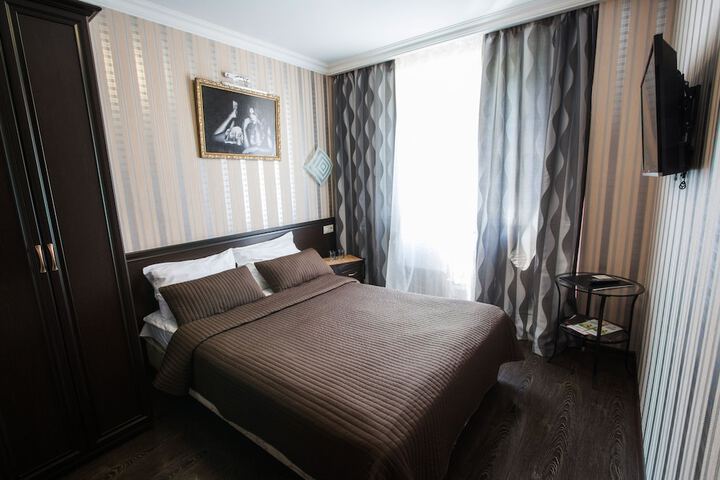 Room 13 of 21