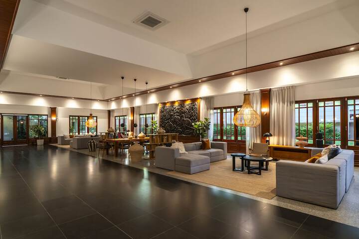 Hotel Interior 2 of 149