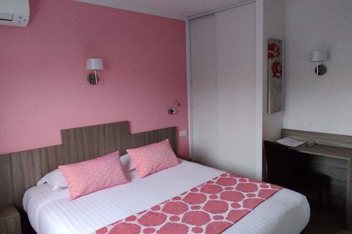 Room 7 of 50