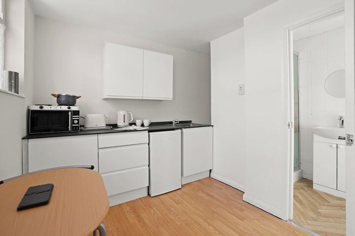 Room 106 of 160