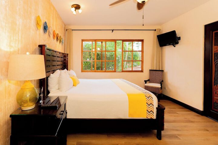 Room 4 of 87