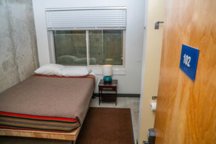 Room 7 of 16