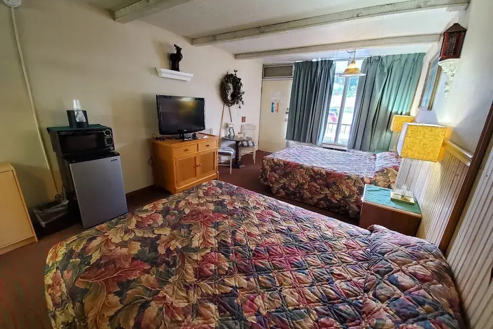 Room 4 of 11