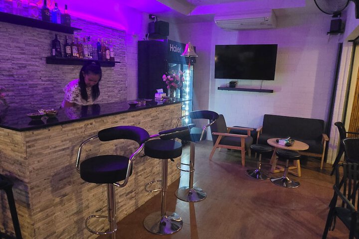 Lounge 67 of 84