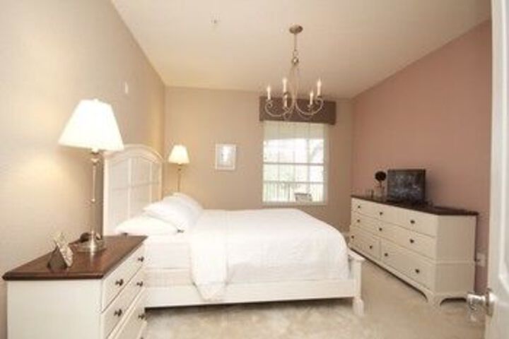 Room 12 of 32