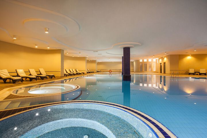 Pool Hotel