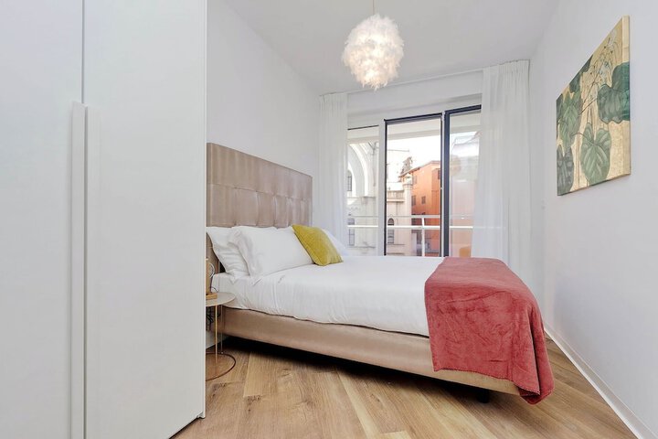 Room 42 of 195