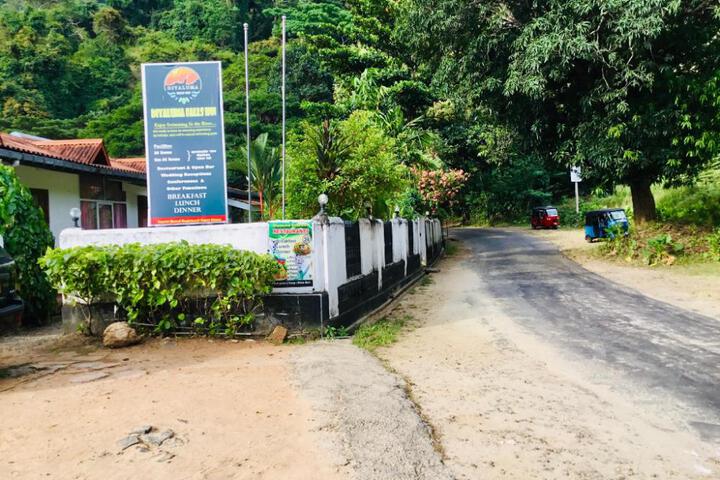 Diyaluma Falls INN