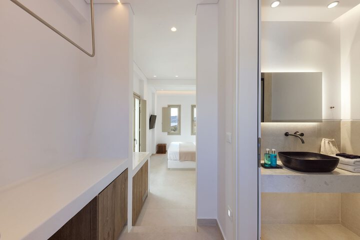Room 25 of 226