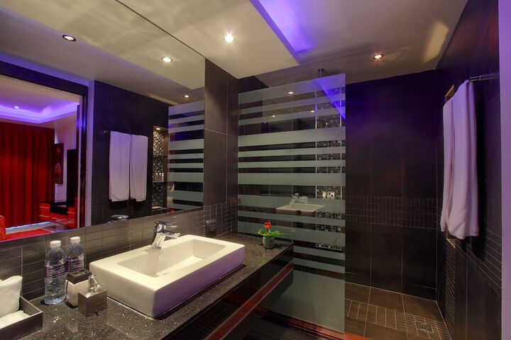Room 18 of 27