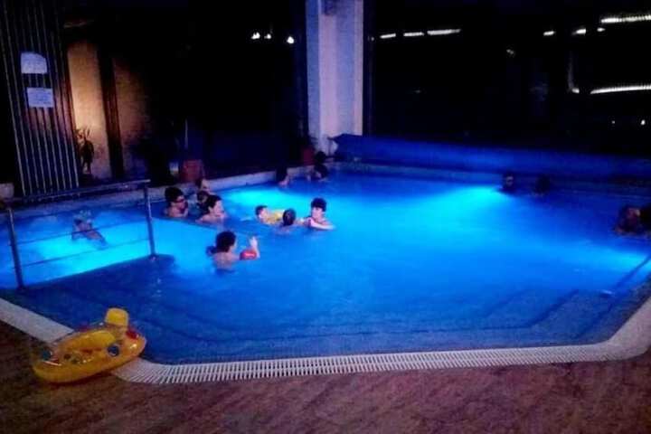 Pool 15 of 44