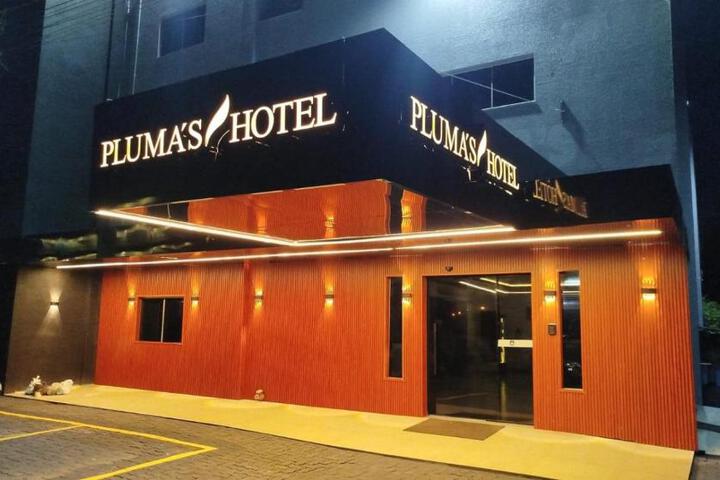 Plumas hotel