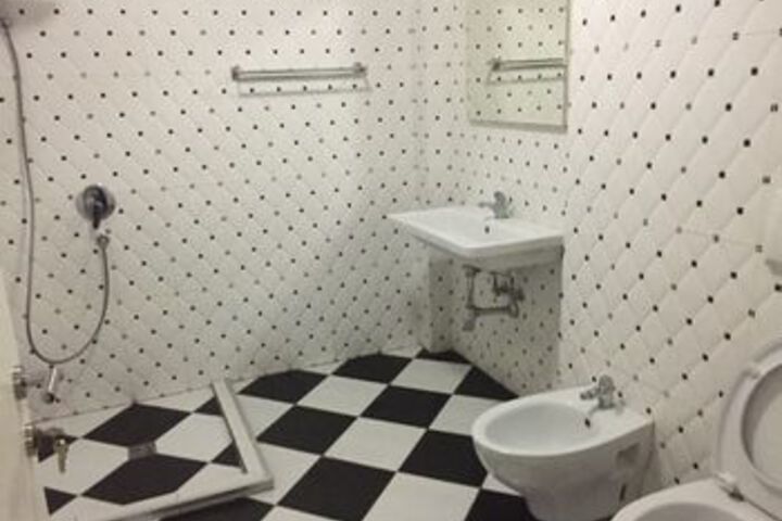 Room 14 of 52