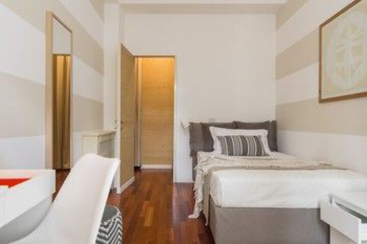 Room 8 of 31