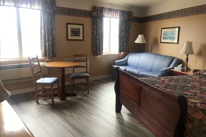 Room 2 of 18
