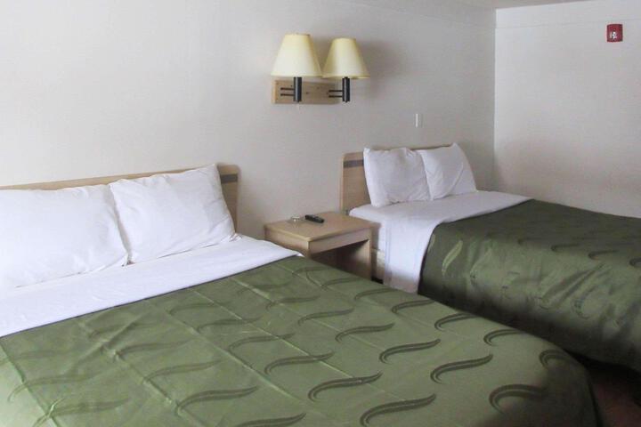 2 Double Beds (5 of 11)