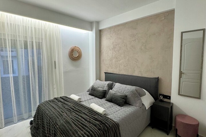 Room 5 of 121