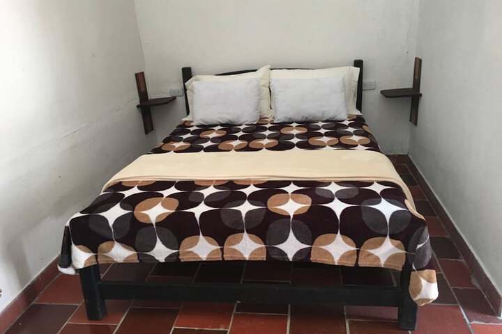 Room 6 of 14