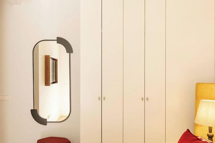 Room 7 of 193