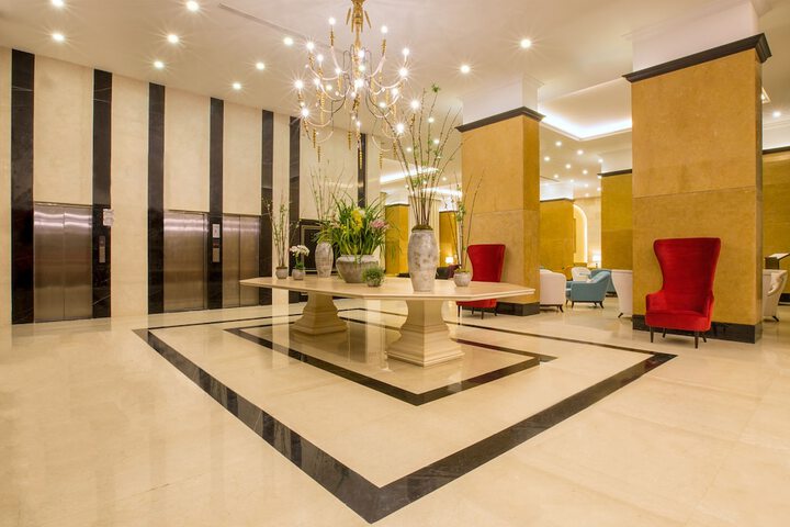 Ballroom/Hall 50 of 63