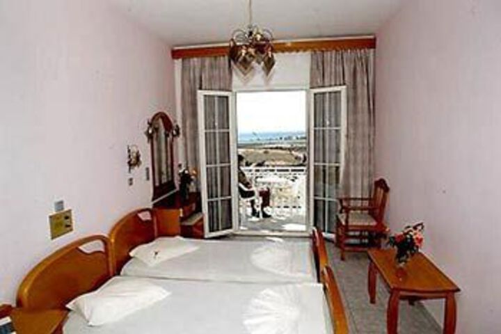 Room 10 of 27