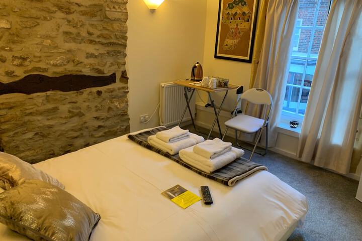 Room 3 of 7