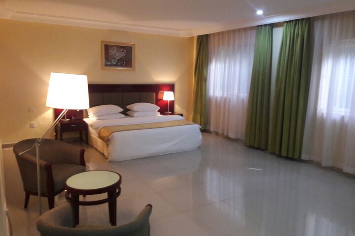Room 3 of 21