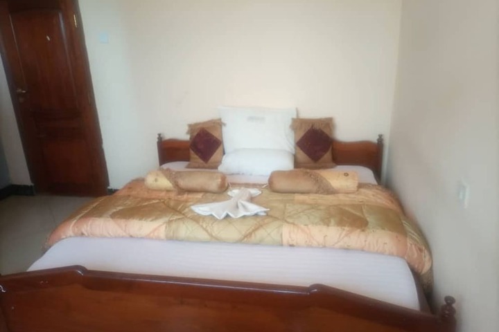 Room 15 of 36
