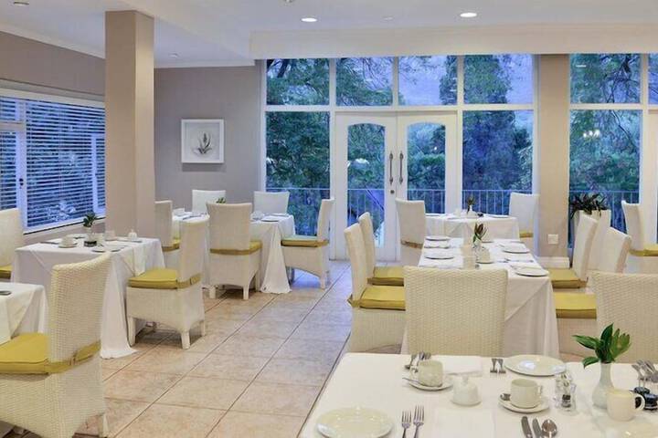 Dining 205 of 517
