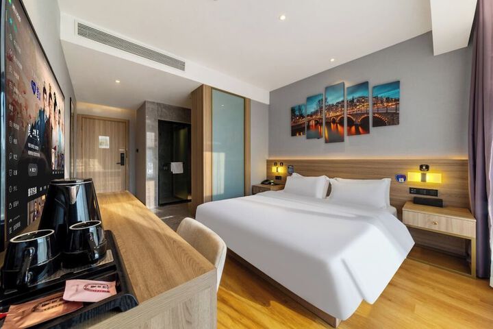 Room 3 of 48