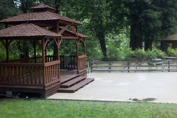 Hotel Exterior 324 of 329